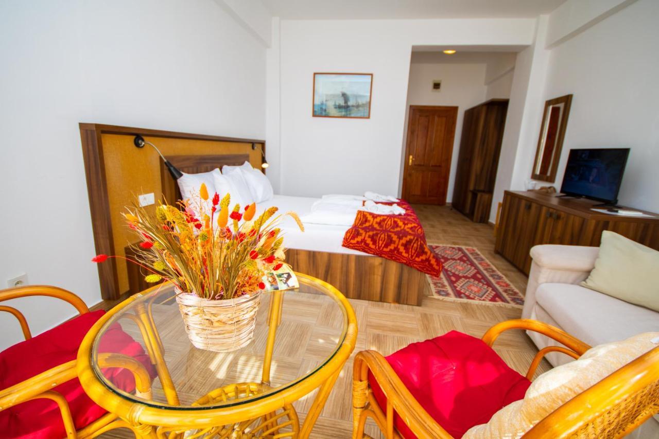Mai Danube Hotell Ieşelniţa Eksteriør bilde
