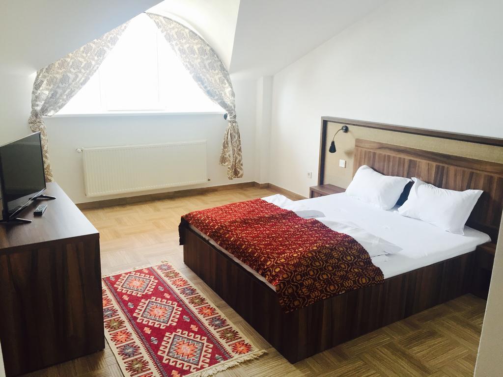 Mai Danube Hotell Ieşelniţa Eksteriør bilde
