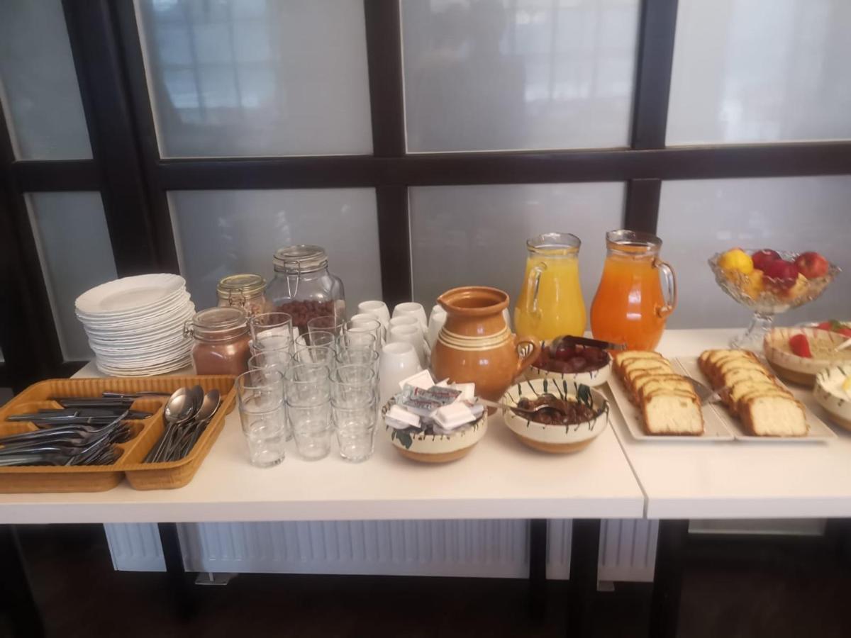 Mai Danube Hotell Ieşelniţa Eksteriør bilde